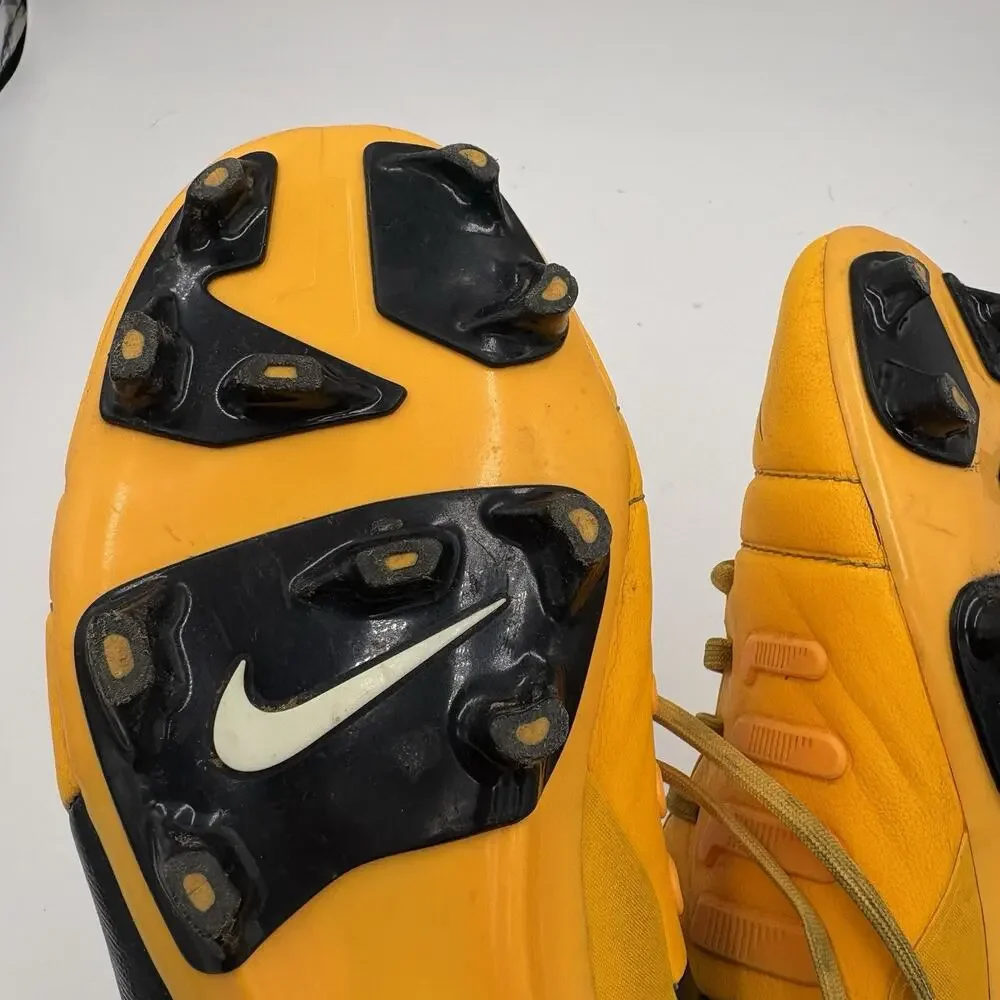 Nike Men’s Size 7 Black And Orange Soccer/Football Cleats CTR360 2012 Used